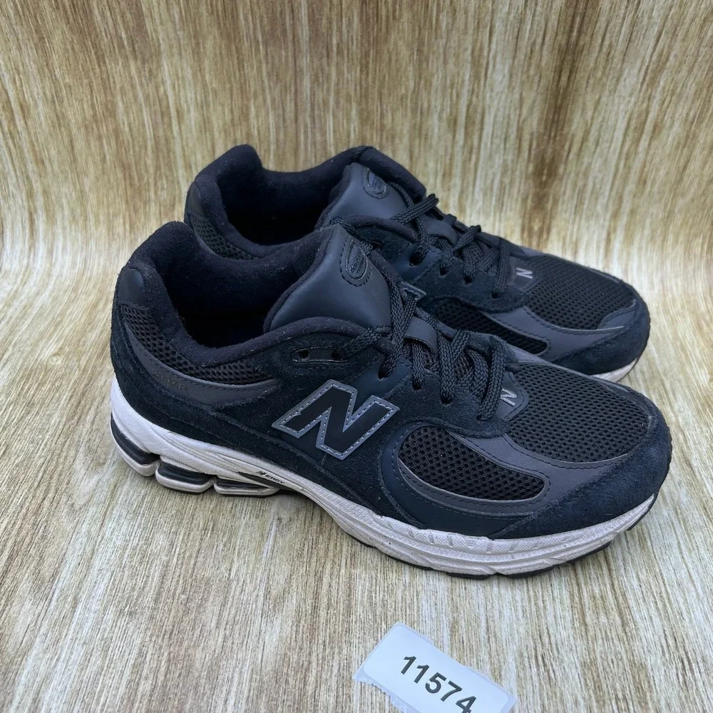 New Balance 2002R Womens Size 6.5 Sneakers Black Athletic Running Shoes GC2002BK